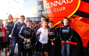 Pose Photo devant le car du SRFC