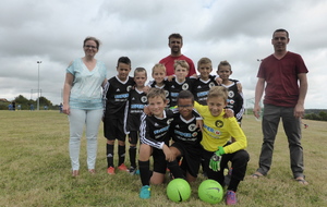 Photo souvenir de la remise des maillots par le sponsor Super U