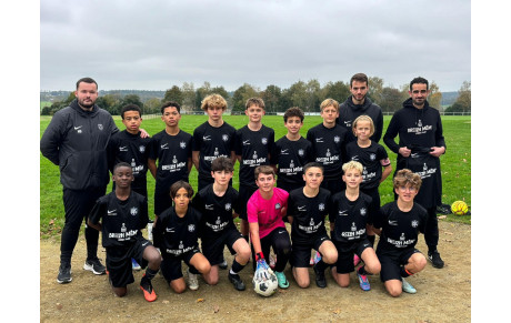 Un nouveau jeu de maillots pour nos U14A !